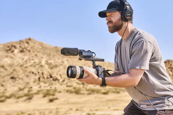 Operador usando a Sony FX5 em uma produção externa